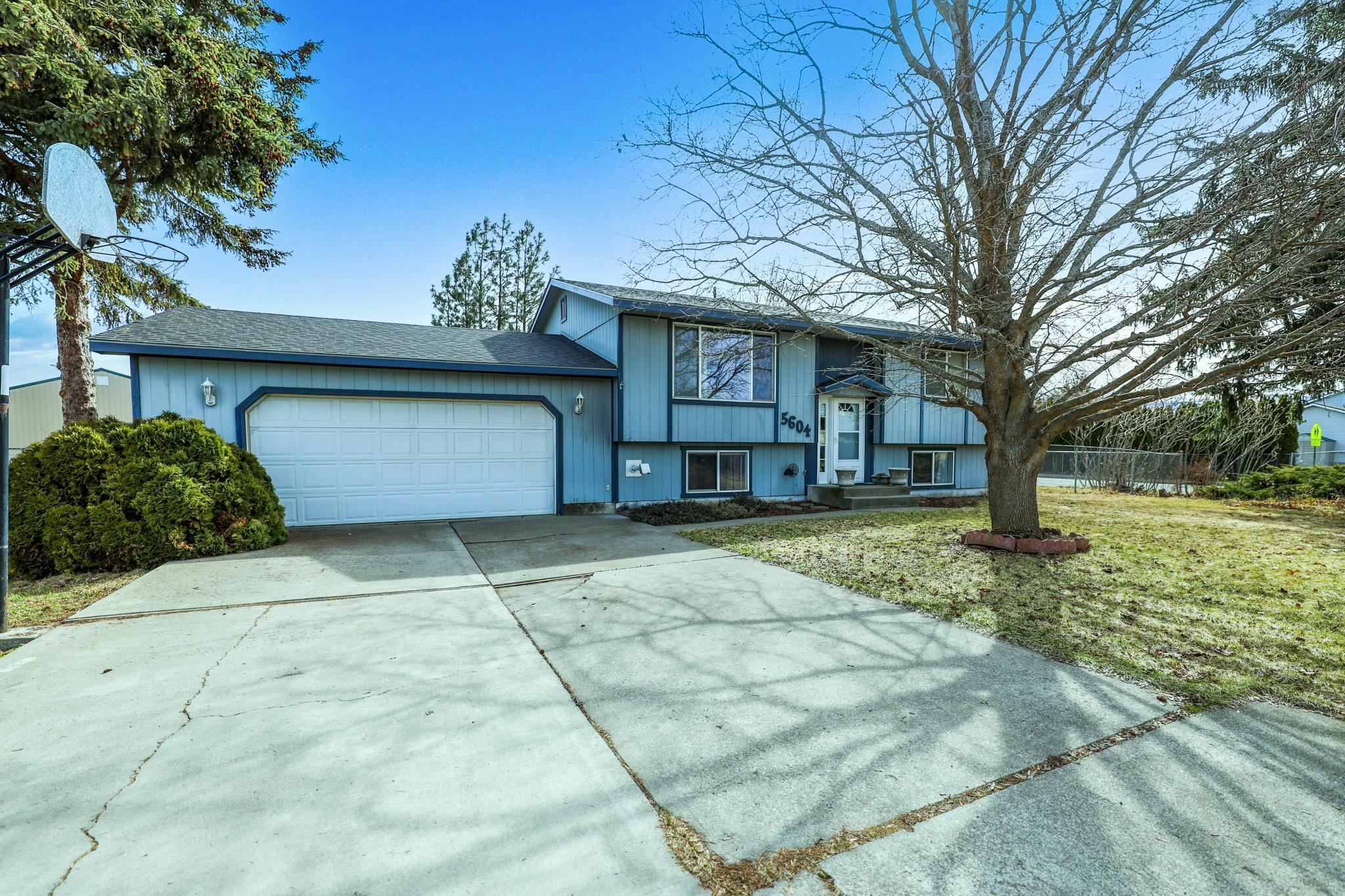 Property Photo: 5604 N Haye St WA 99025