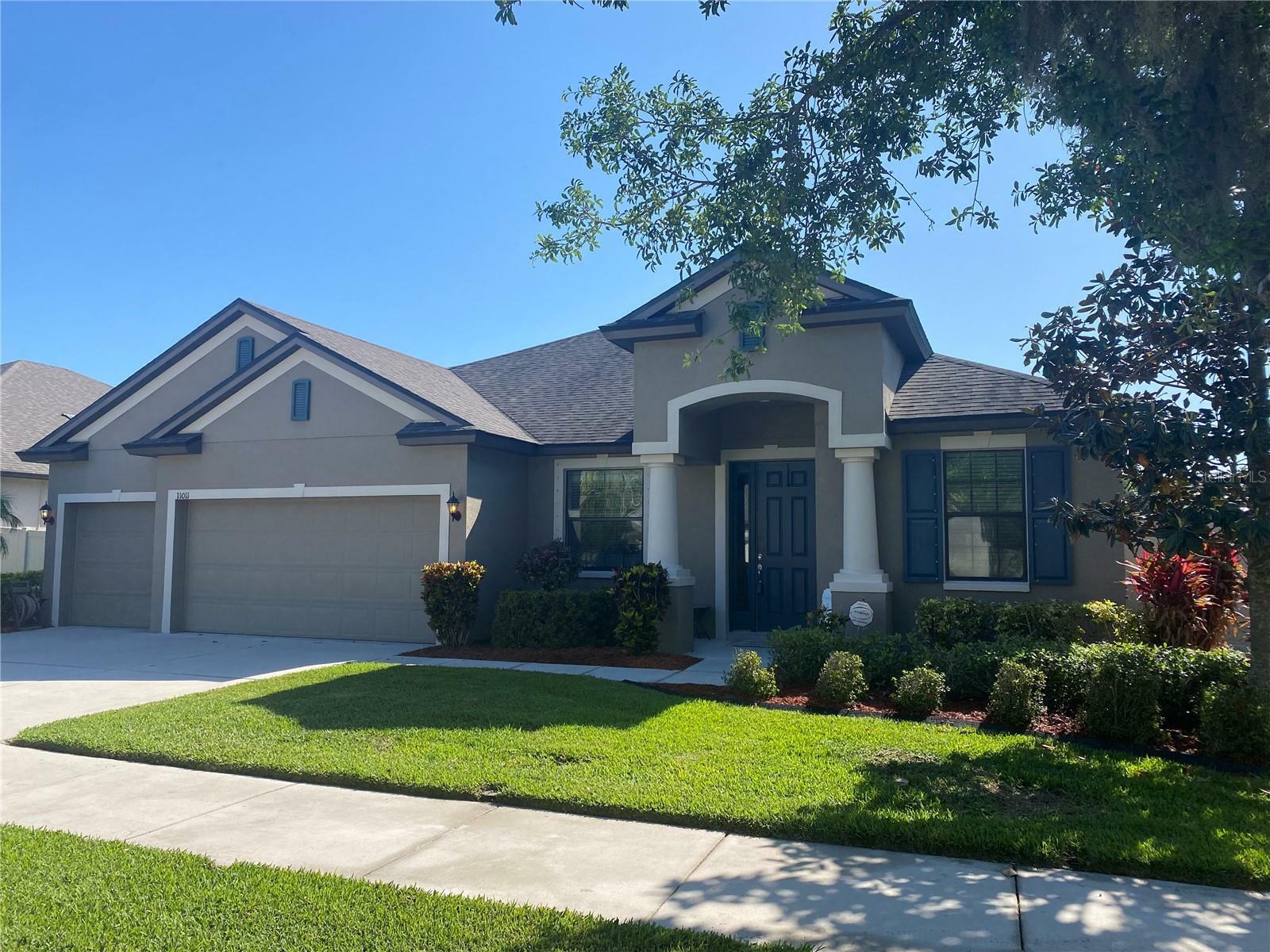 Property Photo: 11011 Brahman Ranch Circle FL 33578