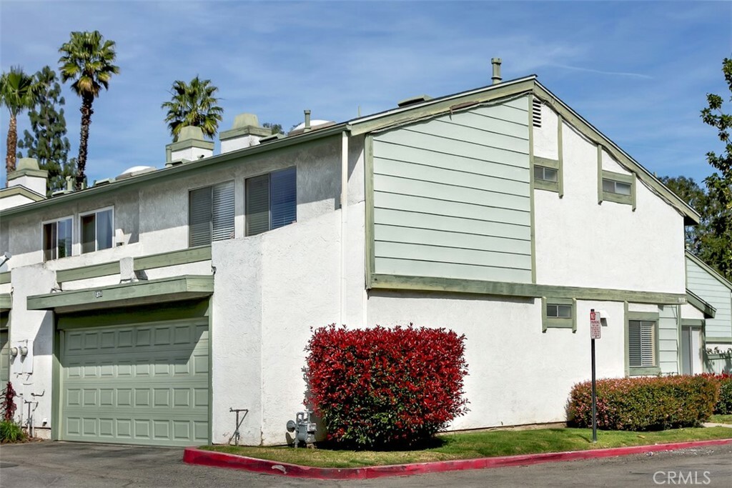 Property Photo:  1938 E 5th Street  CA 91764 