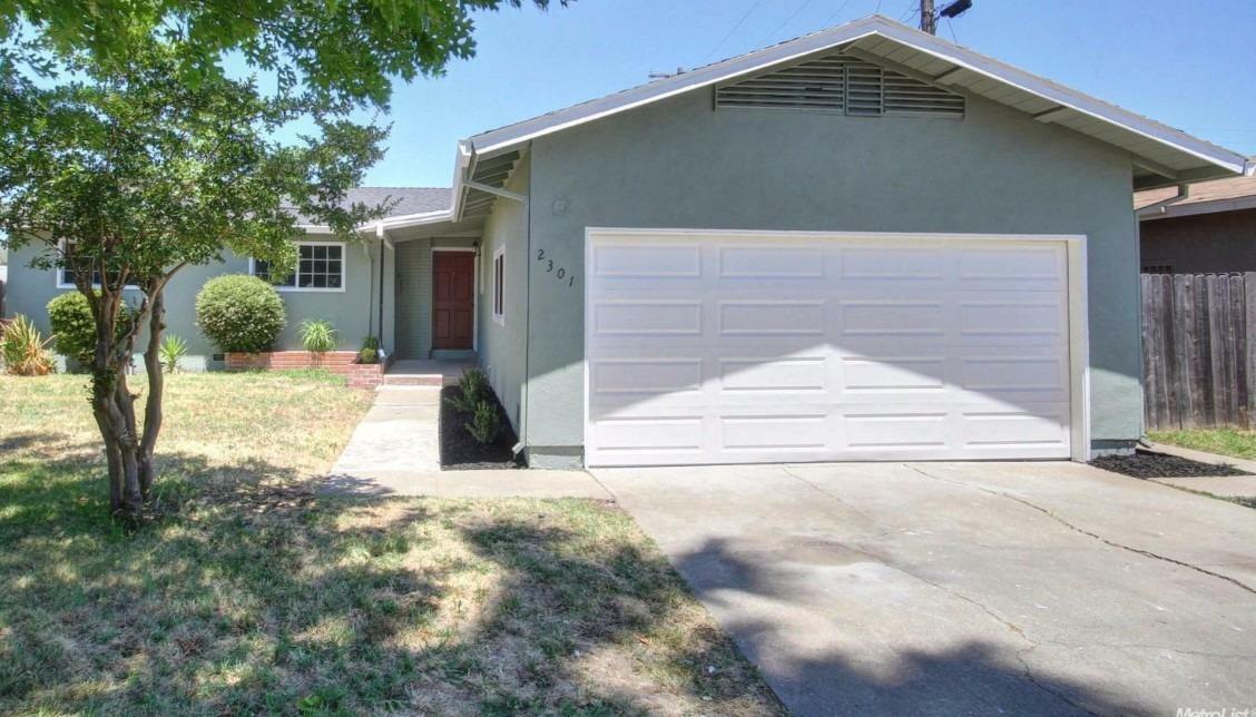 Property Photo:  2301 Turnesa Avenue  CA 95822 