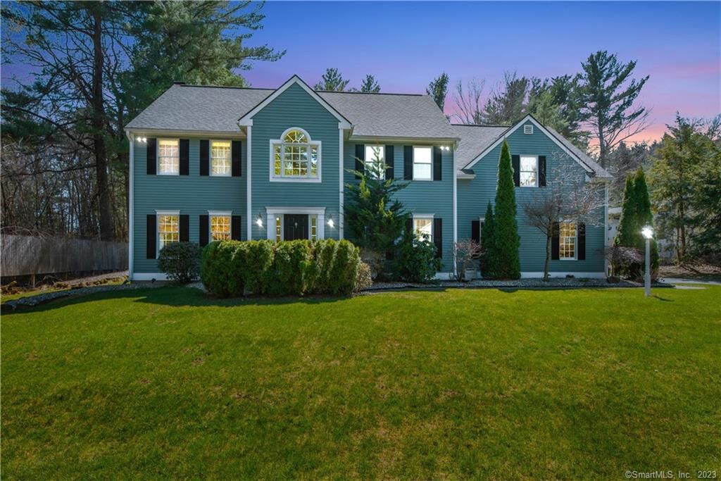 Property Photo:  3 Simsbury Pines  CT 06070 