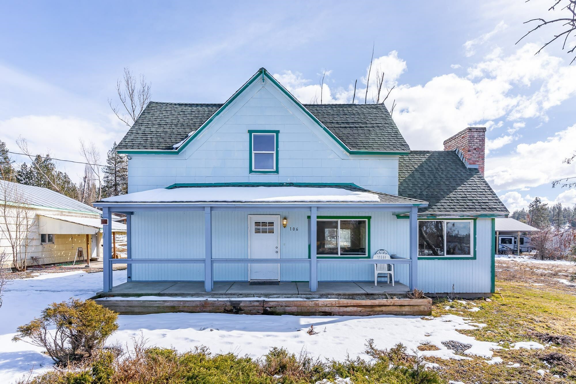 Property Photo: 106 E B St WA 99030