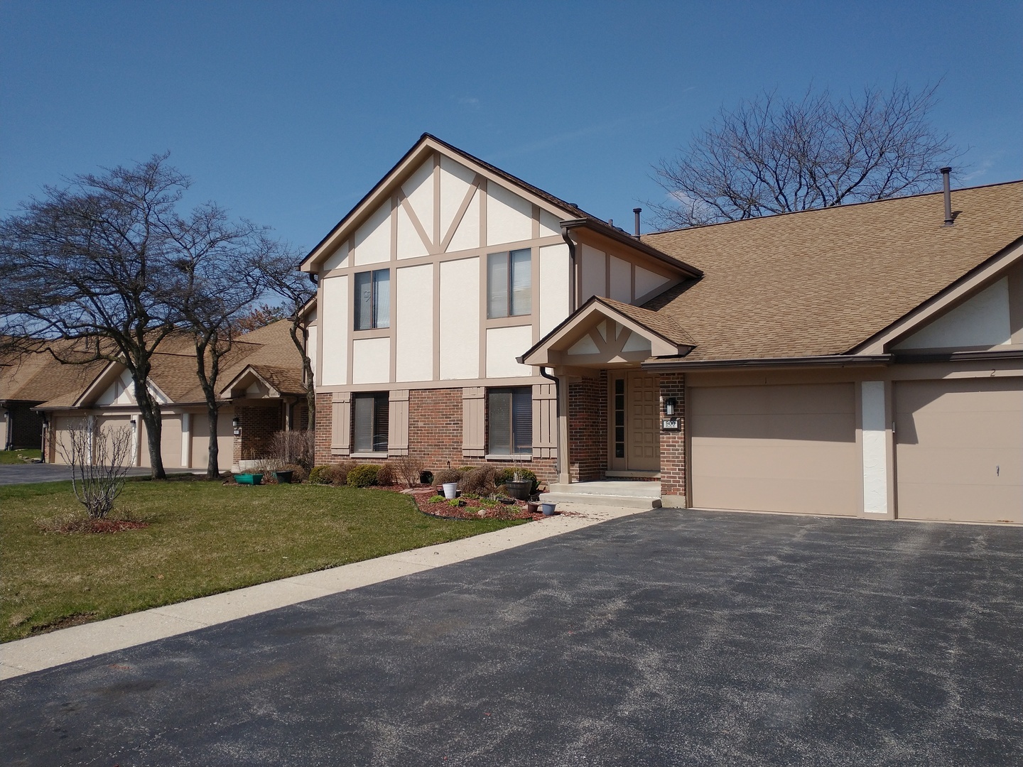 Property Photo:  900 Surrey Drive 1A  IL 60193 