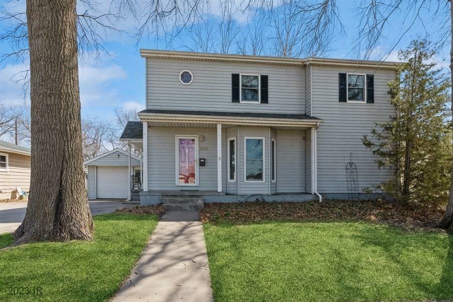 Property Photo:  209 S Park Lane Drive  IA 50138 