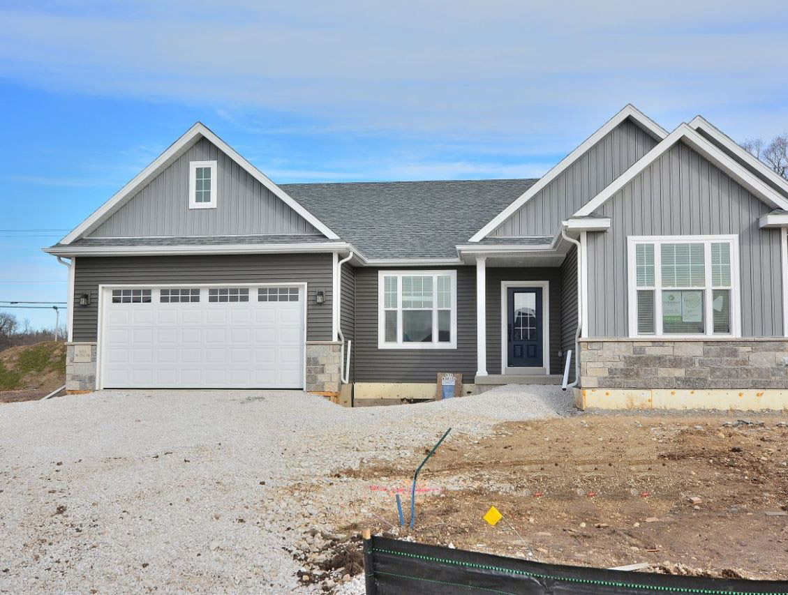 Property Photo: N55w20134 Magnolia Ln WI 53051