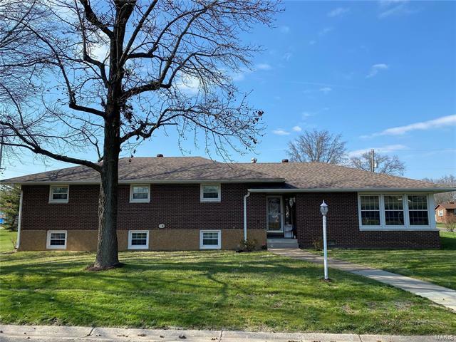 Property Photo: 1110 Cardinal Drive IL 62024