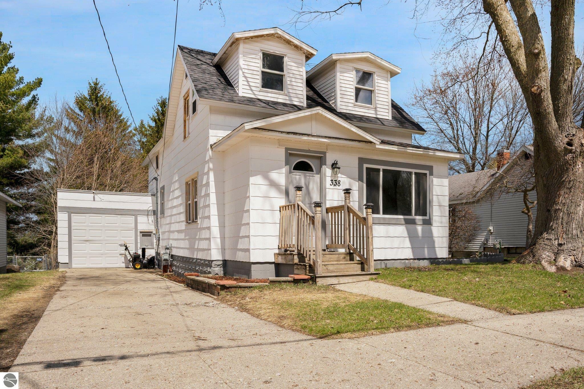 Property Photo:  338 Marble Street  MI 49601-2610 