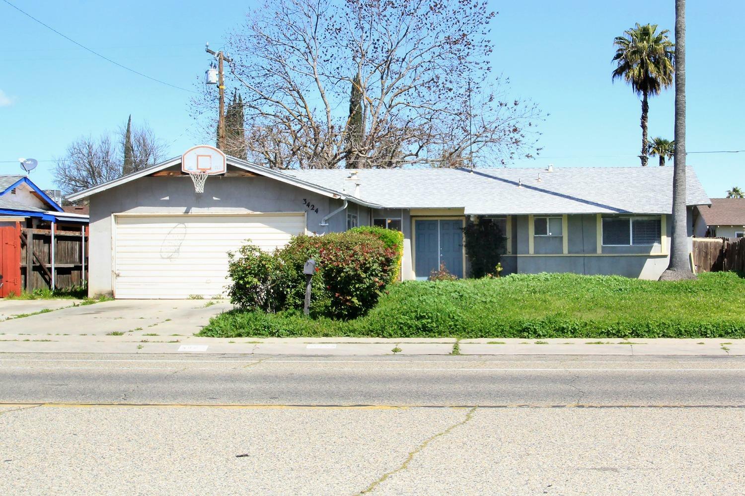 Property Photo:  3424 W Tulare Avenue  CA 93277 