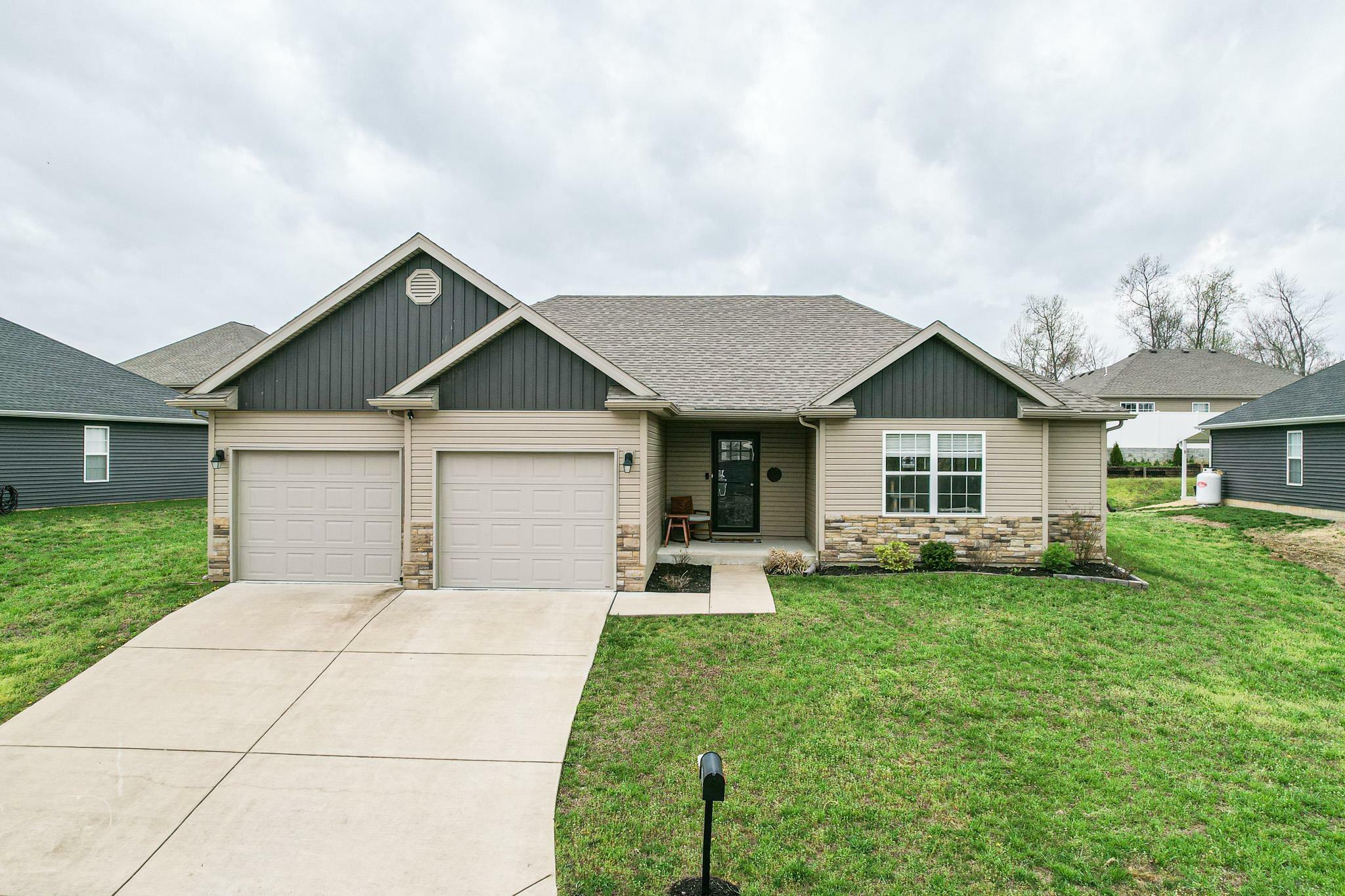 709 Lydia Court  Evansville IN 47712-4241 photo