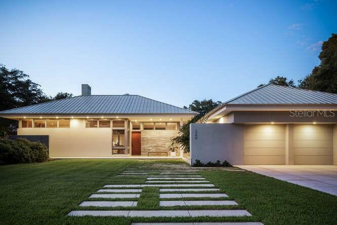 Property Photo: 1739 Cherokee Drive FL 34239