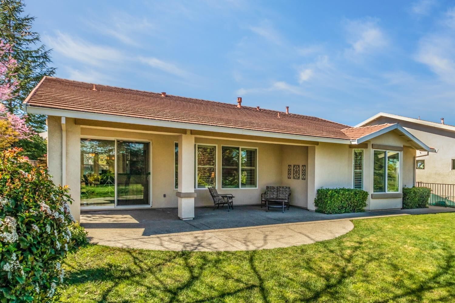 Property Photo: 1064 Overland Lane CA 95648
