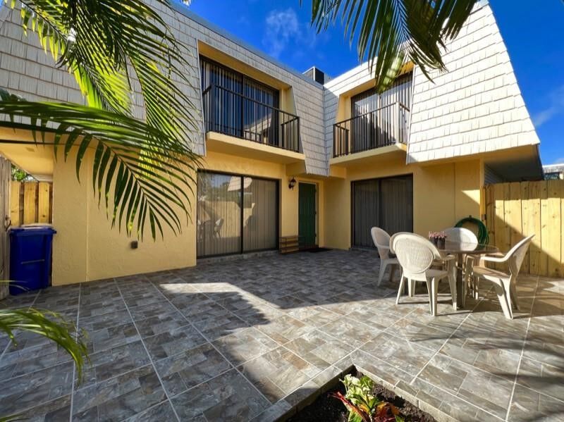 Property Photo:  1170 6th Avenue 19B  FL 32960 