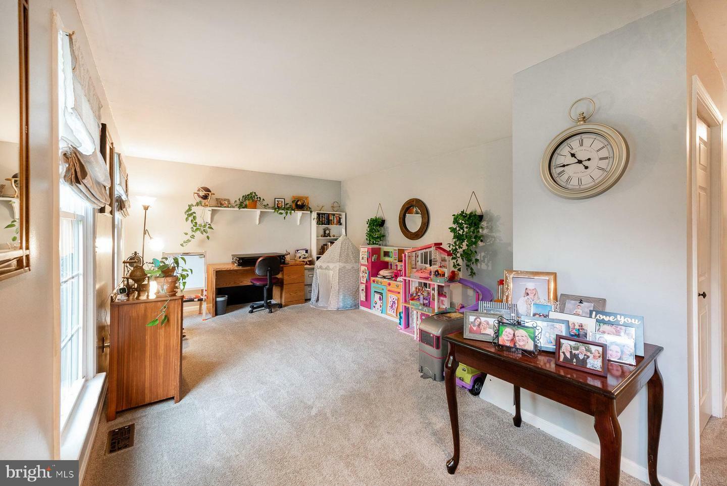 Property Photo: 6 Merigold Court PA 19390
