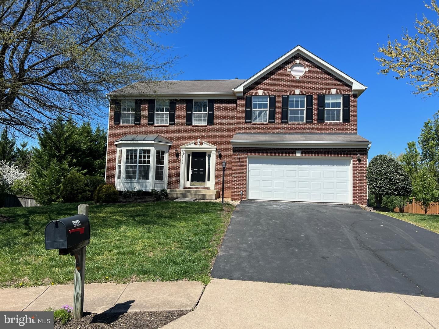 Property Photo: 8644 Horncastle Court VA 20136