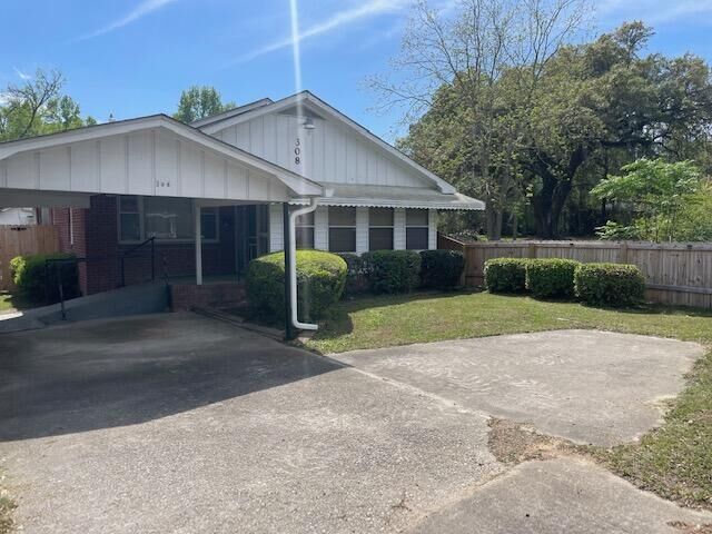 Property Photo:  308 N Live Oak Drive  SC 29461 