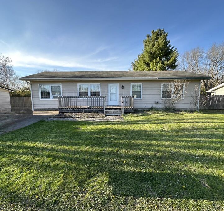 84 Rice Dr  New Vienna OH 45159 photo