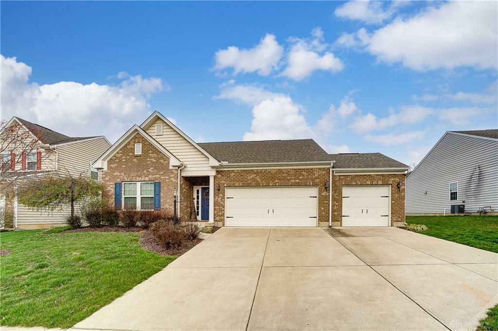 Property Photo:  2118 Willow Oak Court  OH 45439 