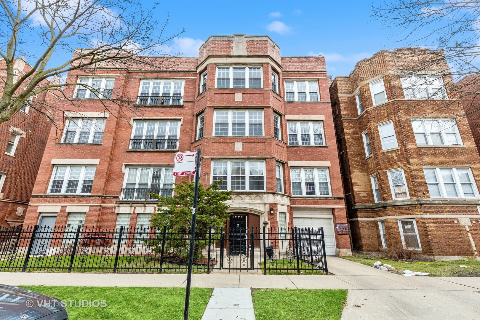 Property Photo: 6935 S Paxton Avenue IL 60649