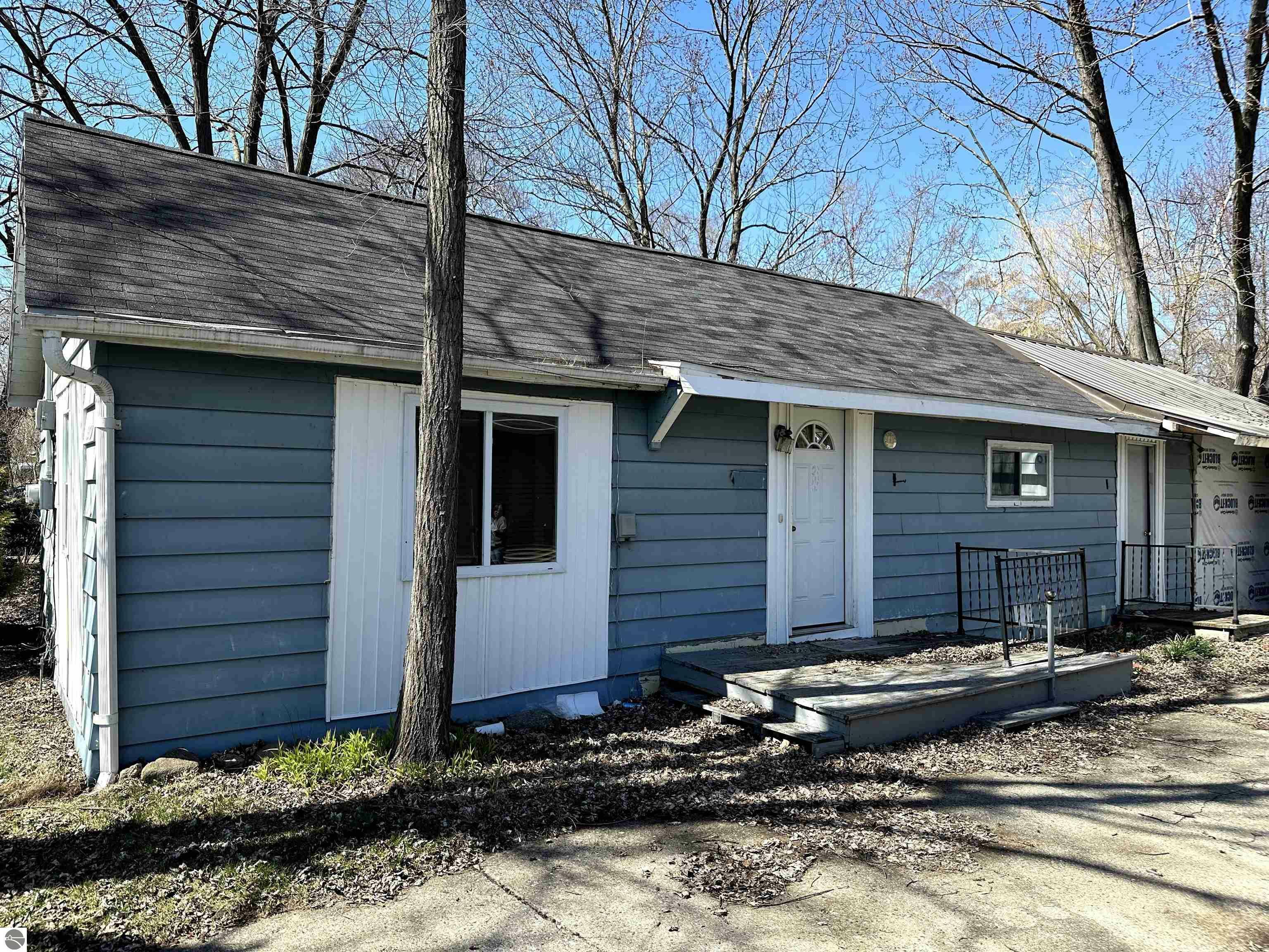 Property Photo:  1110 Harold Street  MI 48858 