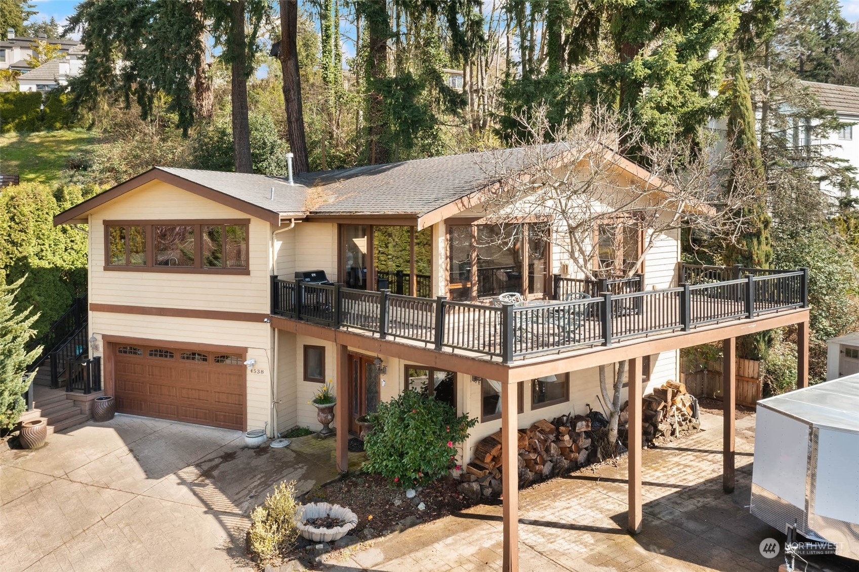 Property Photo:  4538 Lake Washington Boulevard NE  WA 98033 