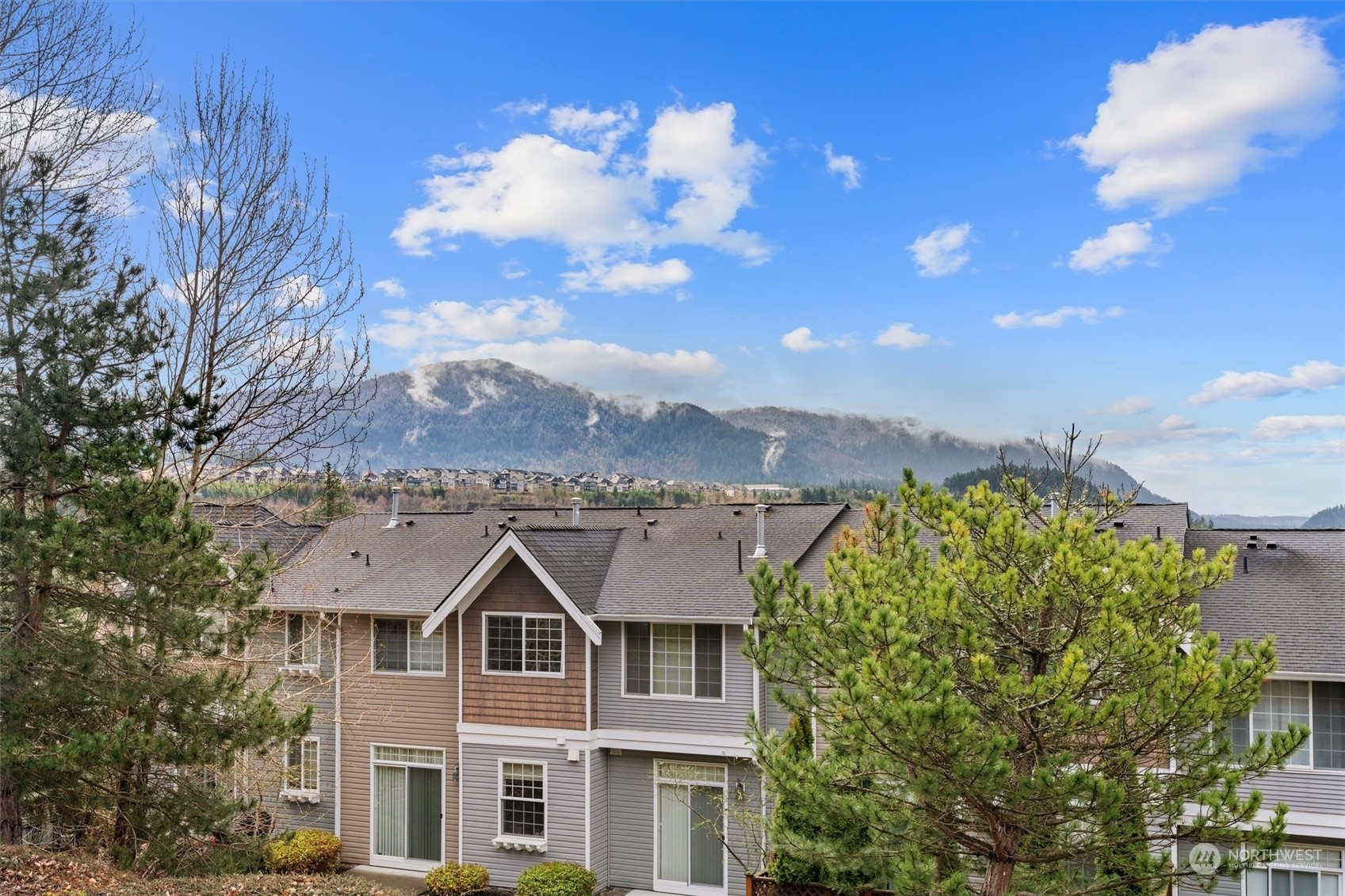 Property Photo: 23300 SE Black Nugget Road N2 WA 98029