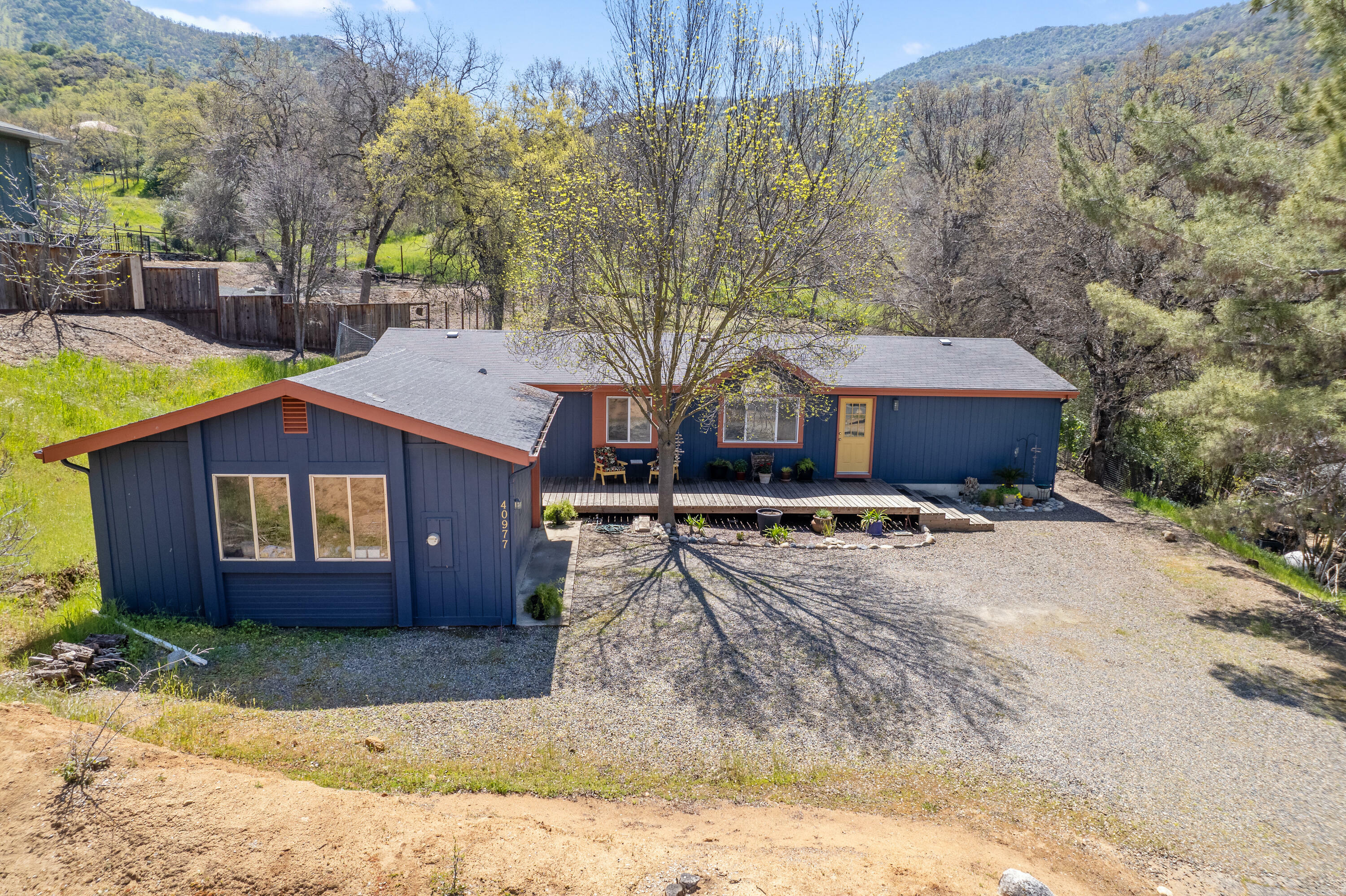 Property Photo:  40977 Oak Ridge Drive Drive 3  CA 93271 