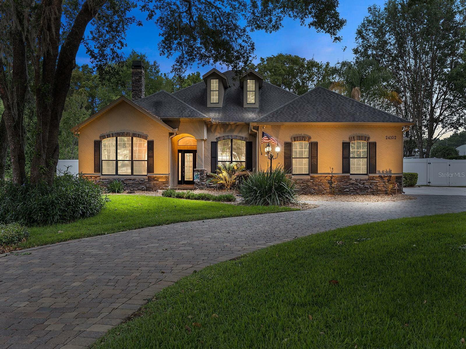 Property Photo: 24102 Plymouth Hollow Circle FL 32776