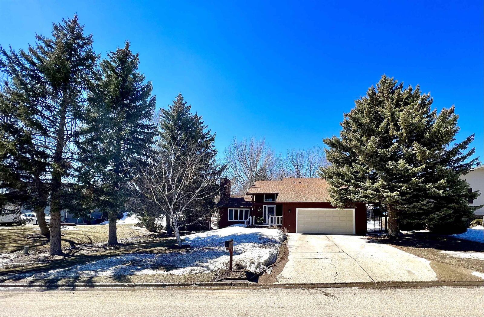 Property Photo:  801 25th St NW  ND 58703 