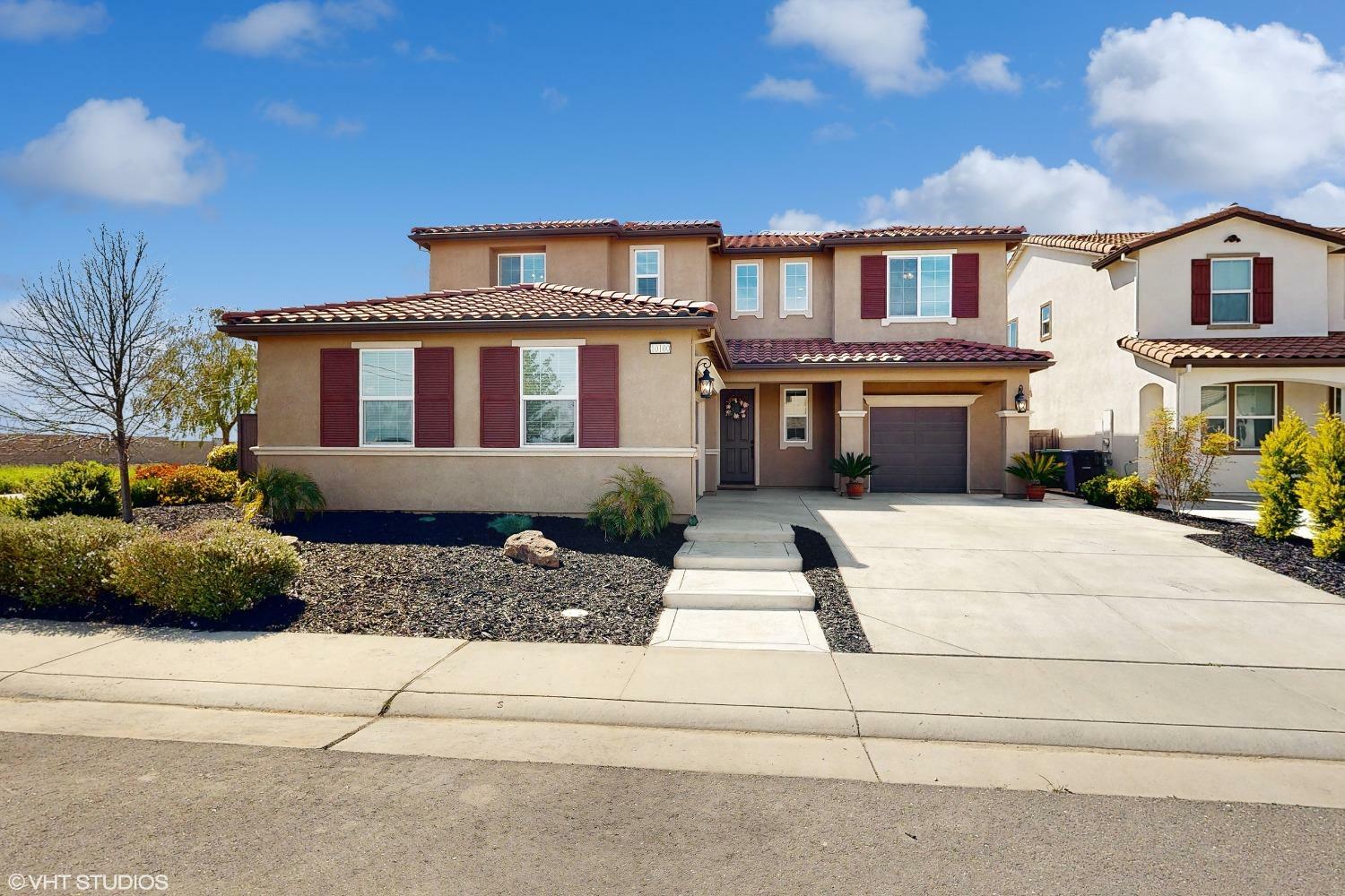 Property Photo: 10100 Aveiro Way CA 95757