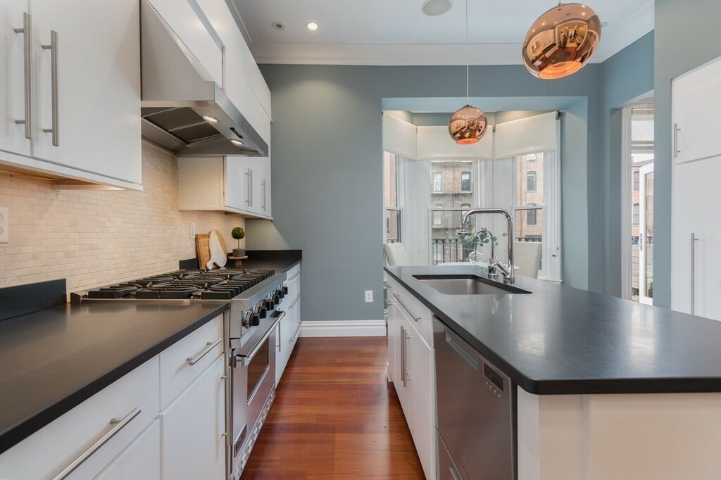 Property Photo: 20 Greenwich Park 1 MA 02118