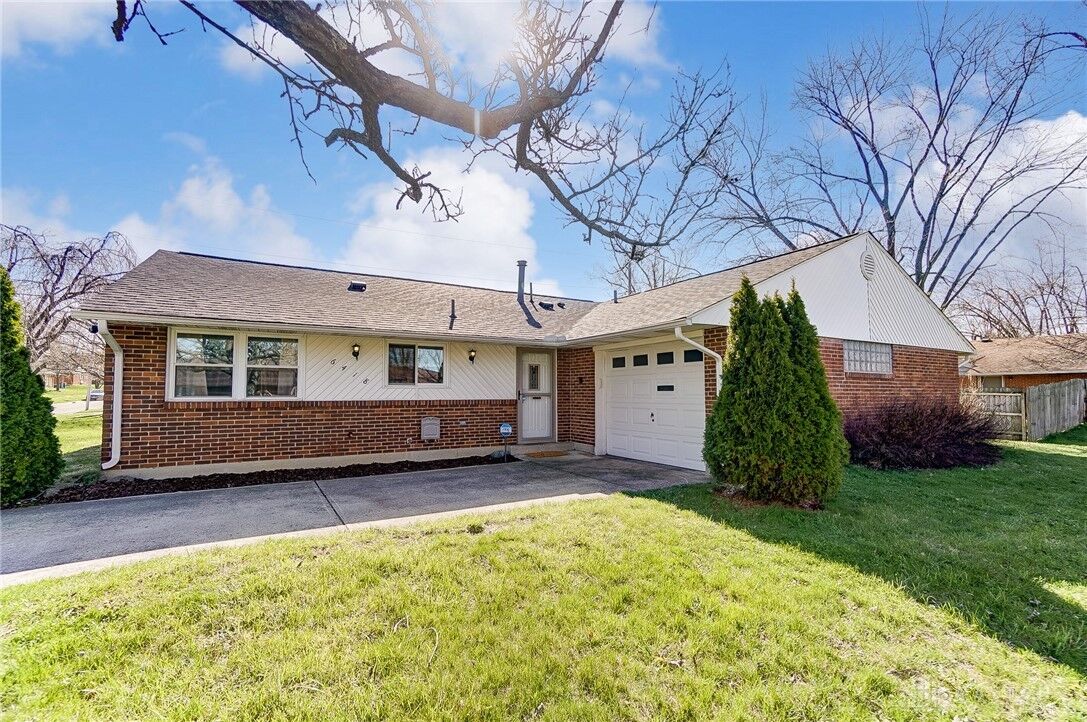 Property Photo:  6418 Rosebury Drive  OH 45424 