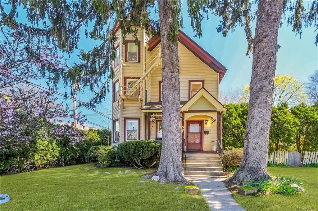 Property Photo:  301 Union Avenue 3  NY 10566 