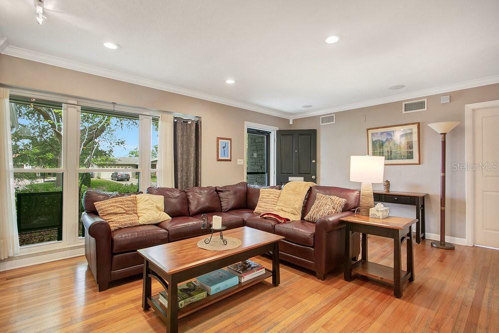 Property Photo: 408 Langholm Drive FL 32789