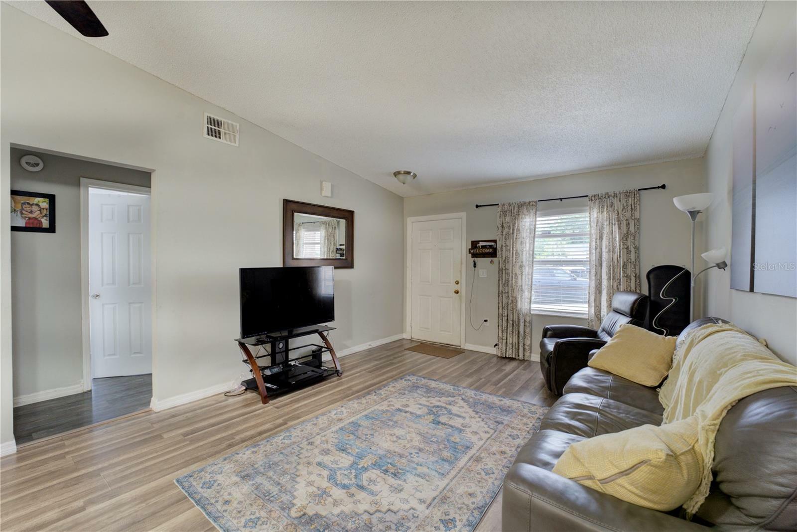 Property Photo:  1085 Woodman Way  FL 32818 