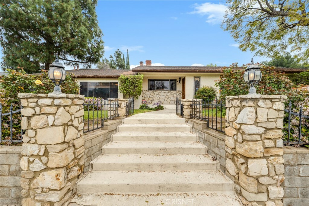 Property Photo:  10024 Genesta Avenue  CA 91325 