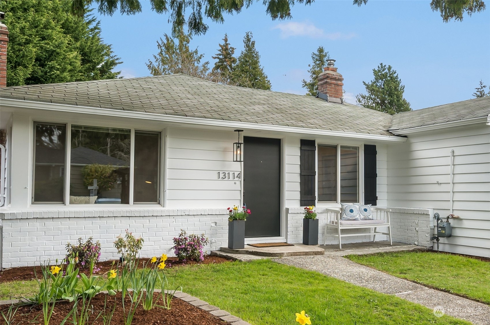 Property Photo:  13114 Palatine Avenue N  WA 98133 