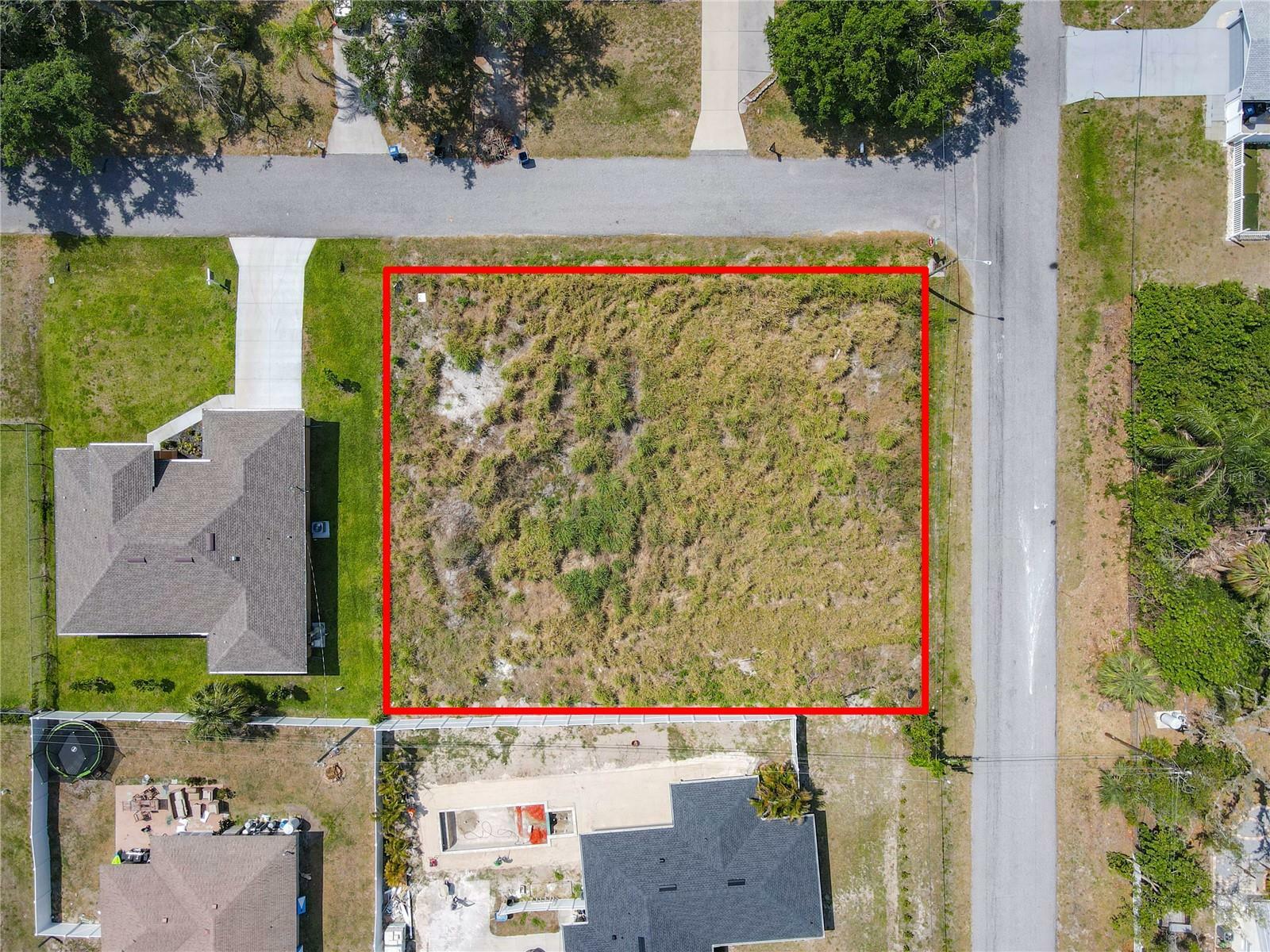 Property Photo:  5241 Heron Road  FL 34293 