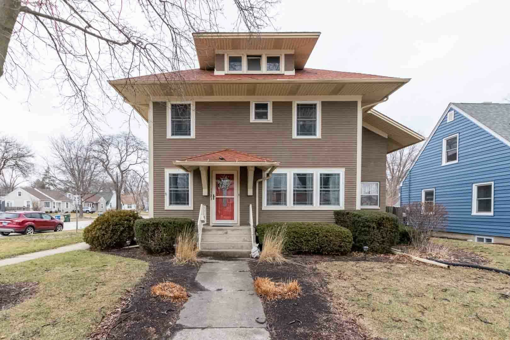 Property Photo:  1123 Prairie Street  IL 60506 