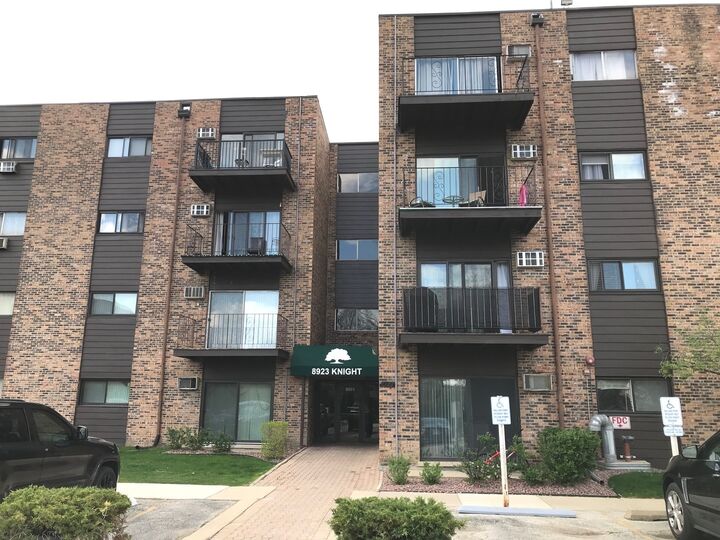 8923 Knight Avenue 418  Des Plaines IL 60016 photo