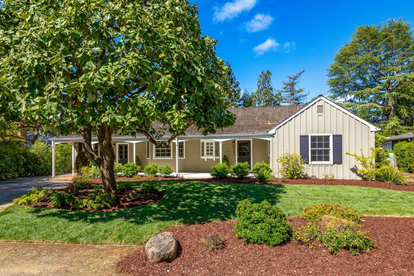 Property Photo: 994 Echo Drive CA 94024