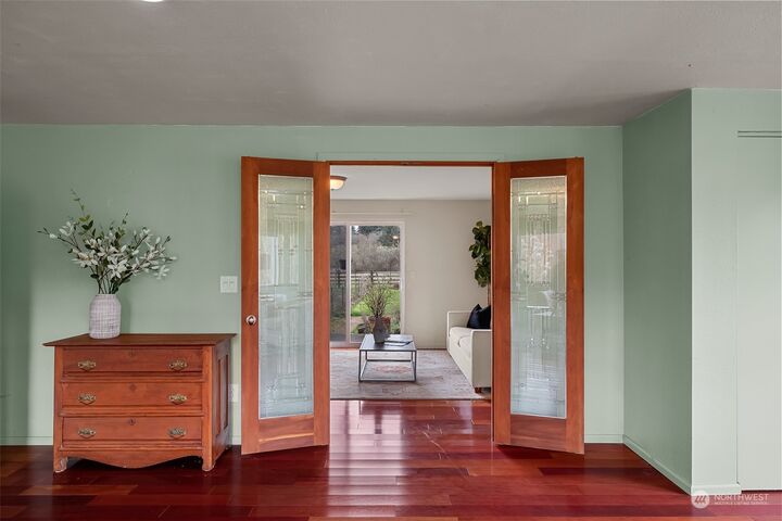 Property Photo: 517 N 17th Street WA 98541