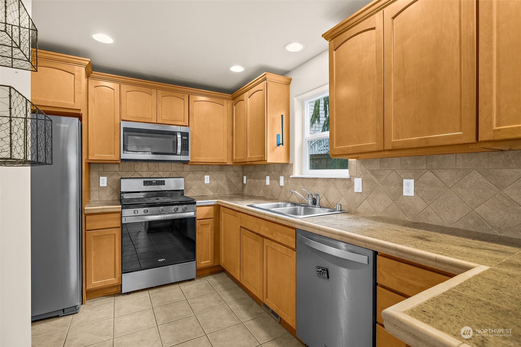 Property Photo: 4518 5th Drive SE WA 98203