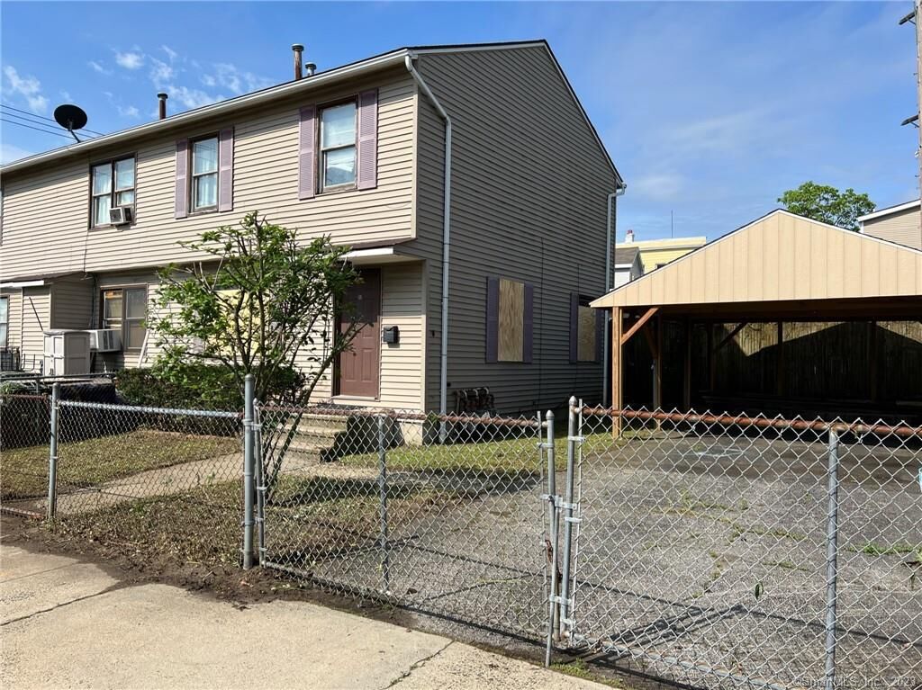 Property Photo:  409 Logan Street  CT 06607 