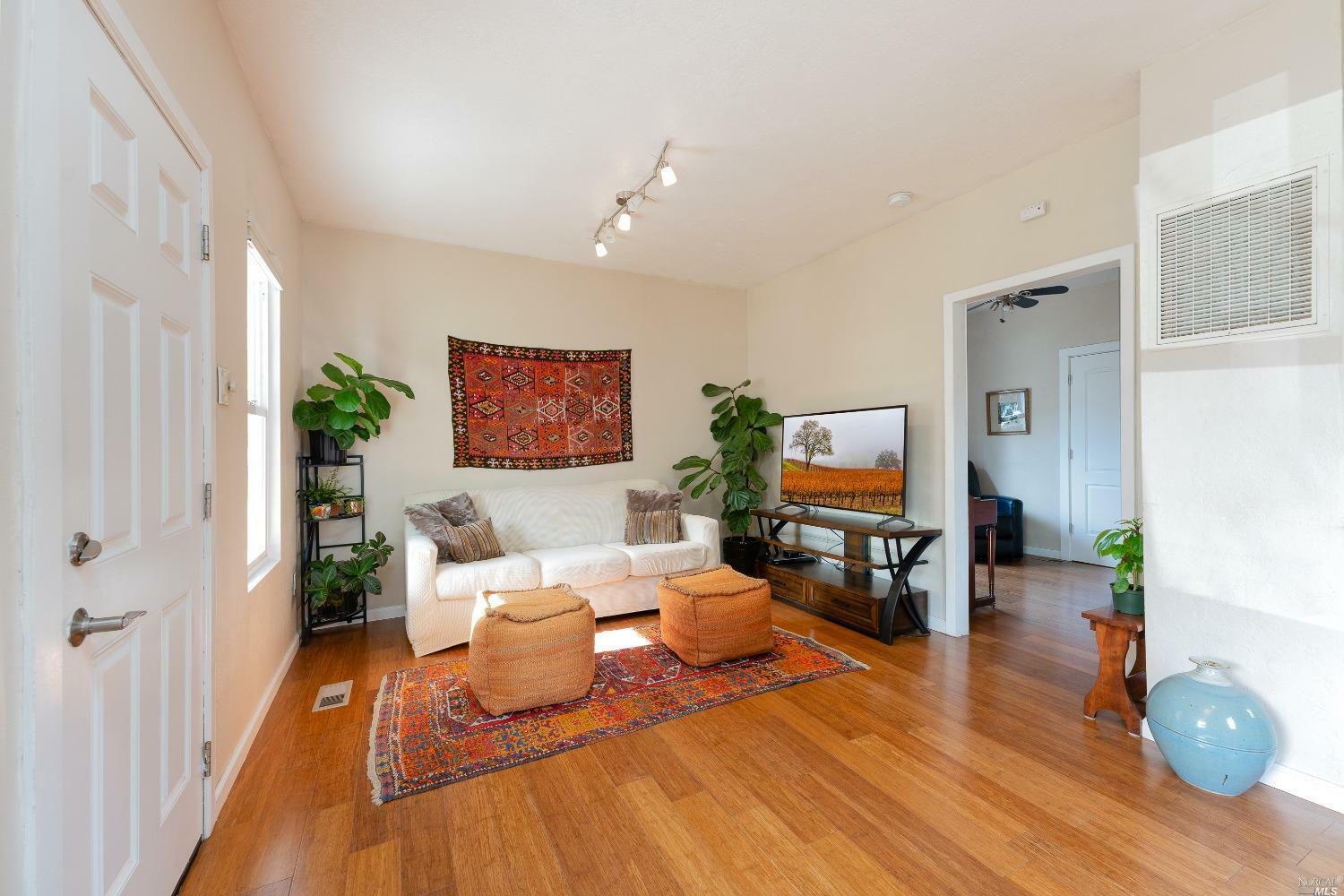 Property Photo:  691 N Oak Street  CA 95482 