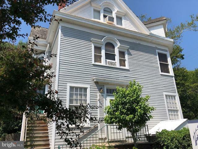 Property Photo: 1122 Caroline Street Apt 4 VA 22401