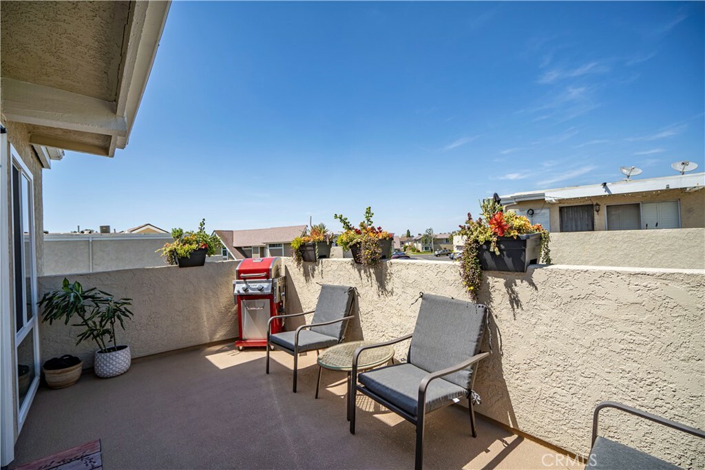 Property Photo:  66 Oval Road  CA 92604 