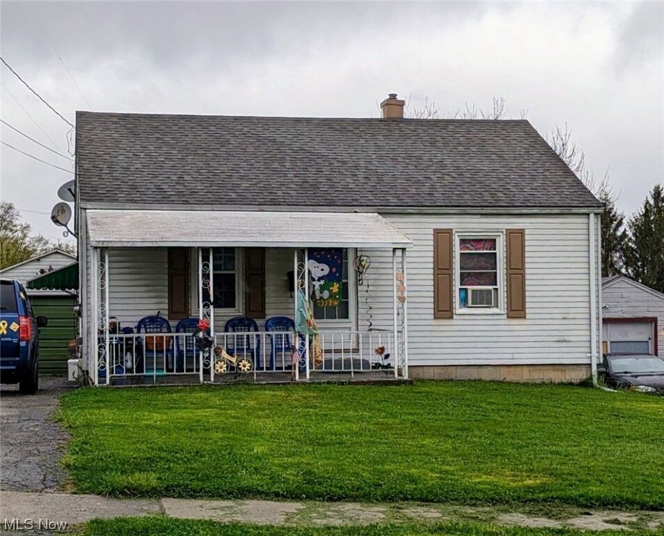 Property Photo:  824 Cornell Street  OH 44502 