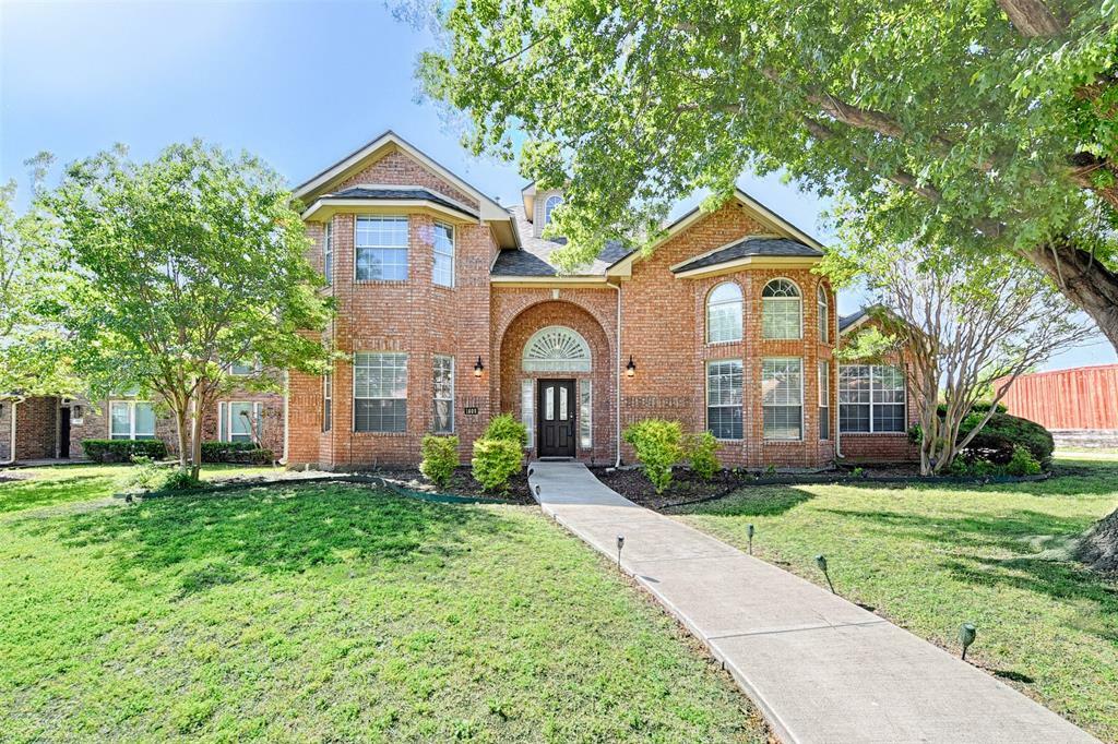 Property Photo: 1008 E Seminole Trail TX 75007