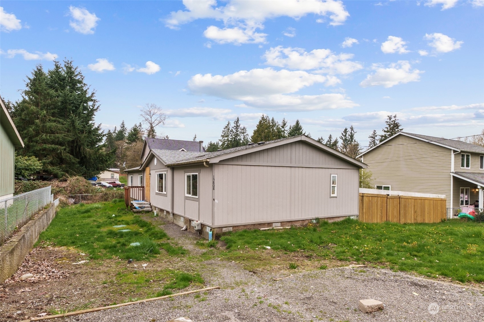 Property Photo: 15808 84th Avenue E WA 98375
