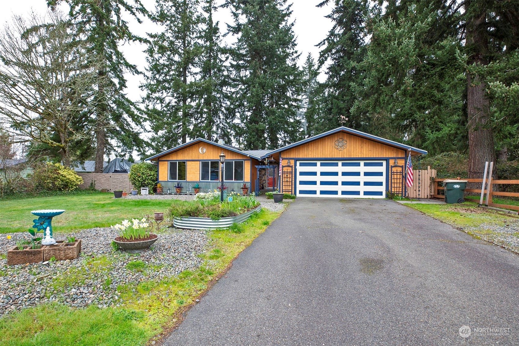 Property Photo:  6414 Alder Glen Drive SE  WA 98513 